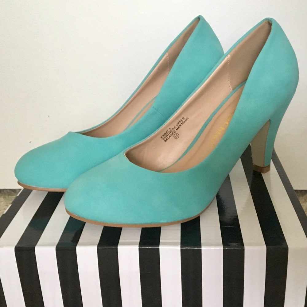 🖤NWB Mint Heels🖤